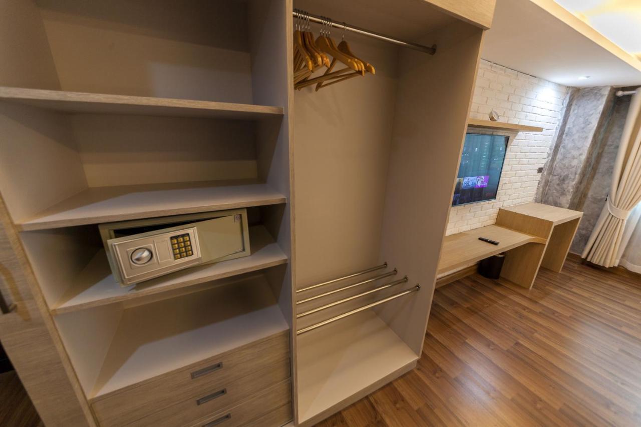 Feel Nimman Boutique Hotel Чиангмай Екстериор снимка
