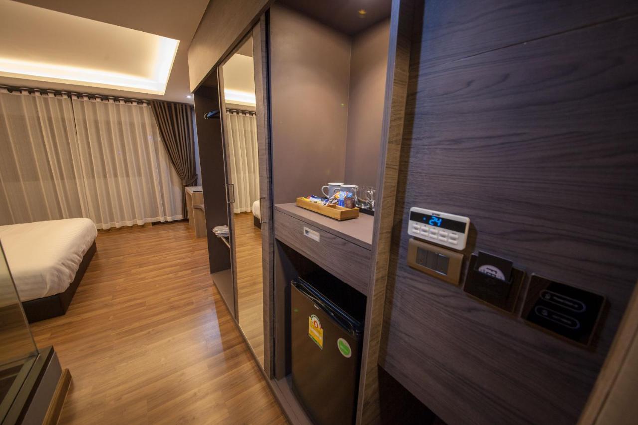 Feel Nimman Boutique Hotel Чиангмай Екстериор снимка