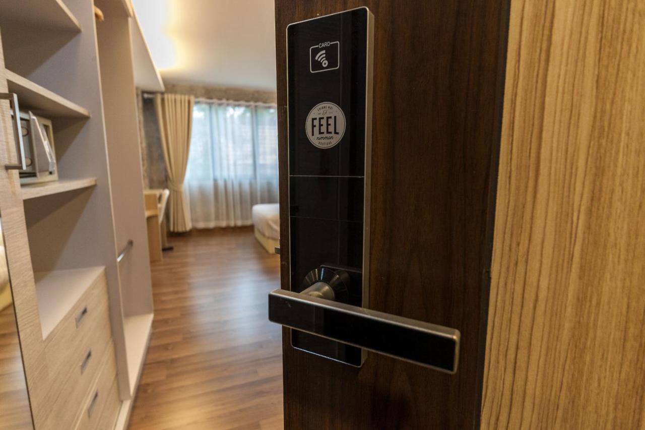Feel Nimman Boutique Hotel Чиангмай Екстериор снимка