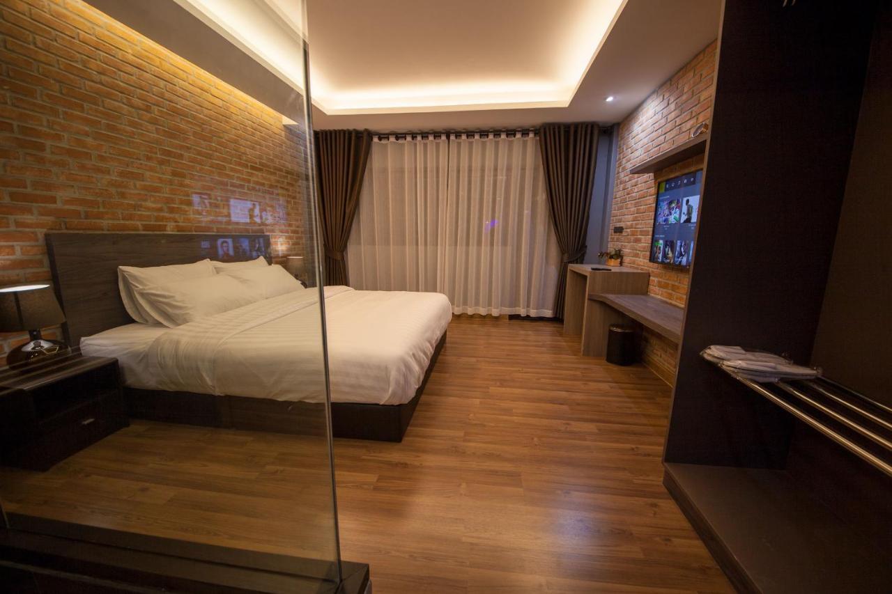 Feel Nimman Boutique Hotel Чиангмай Екстериор снимка