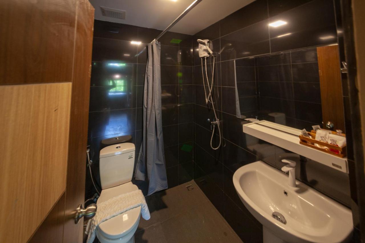 Feel Nimman Boutique Hotel Чиангмай Екстериор снимка